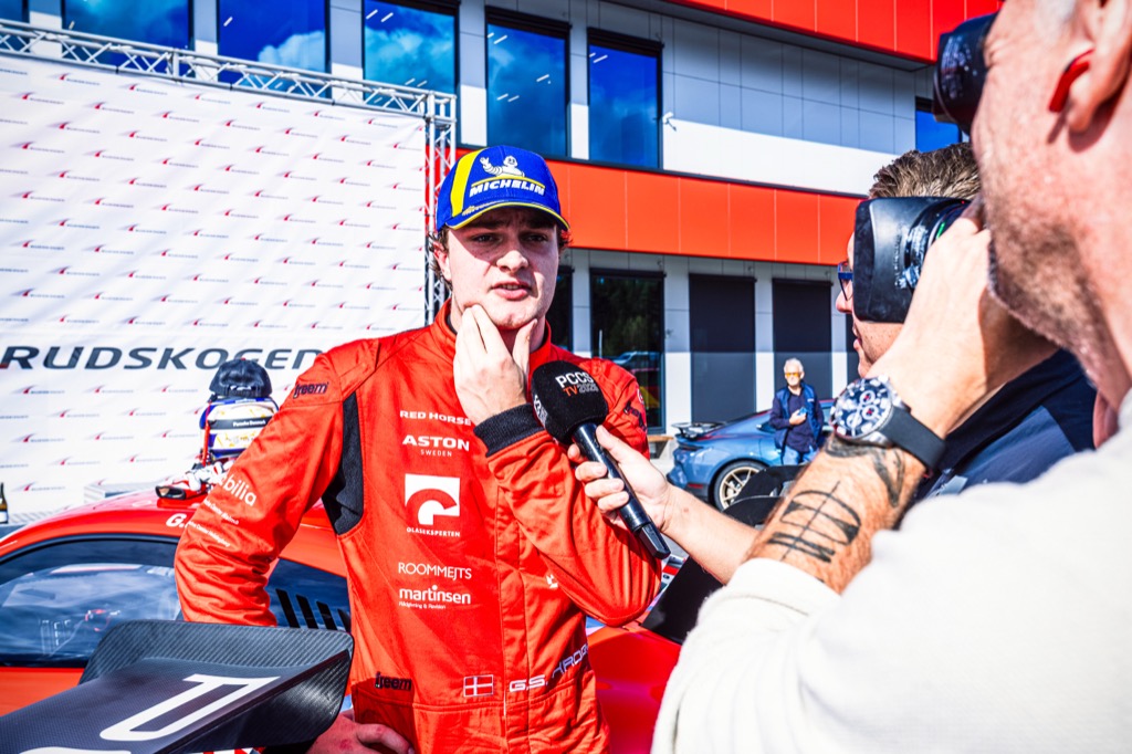 Gustav Krogh tilbage på Carrera Cup-podiet i Norge. 
(Foto:  Porsche Carrera Cup Scandinavia)